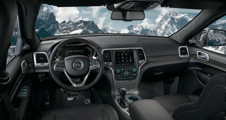 Торпедо Jeep Grand Cherokee S (WK2) 2018 года  (WW) (фото 3 из 3)